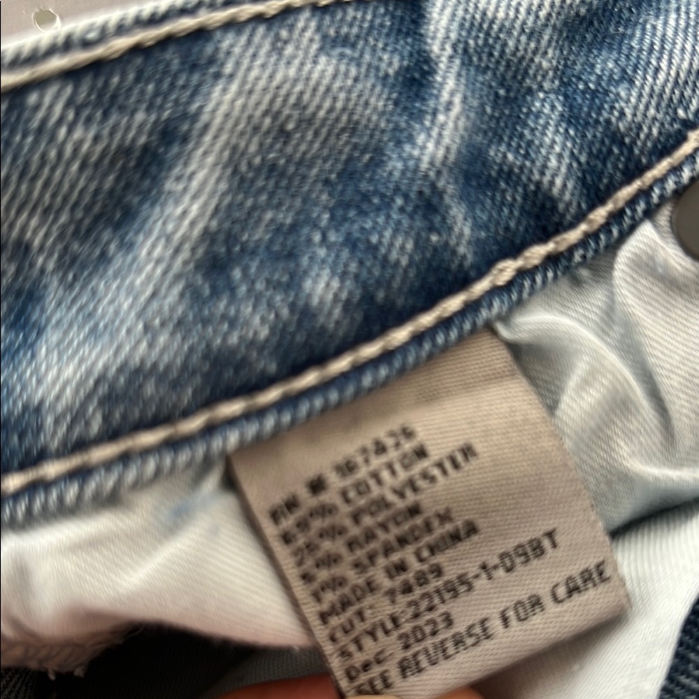 🩶14Jr High Rise Slim Fit Metallic Foil Fray Hem Denim Shorts by Tractr | Indigo - Picture 8 of 17